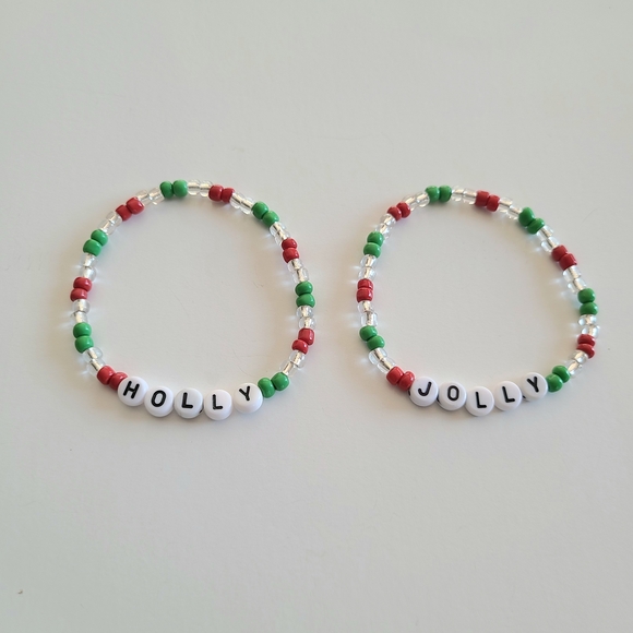 Holly Jolly Beaded Bracelet Set 5 For $25 - Picture 4 of 5